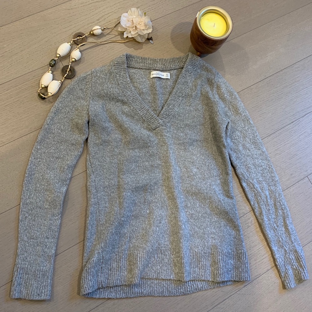Abercrombie & Fitch sweater